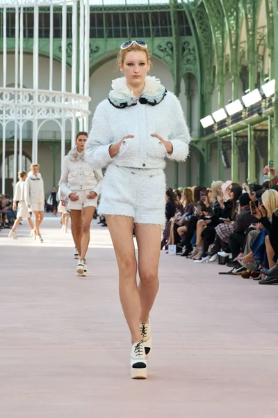 Look 9